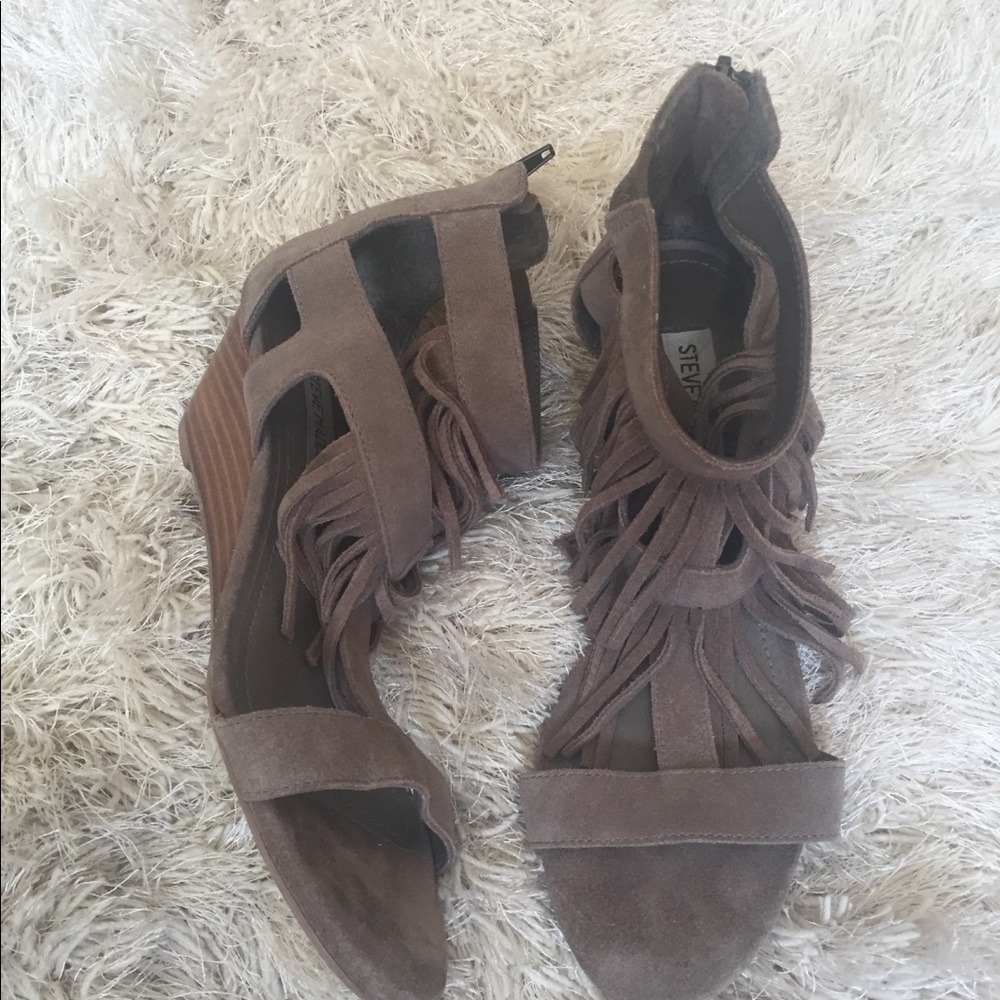 Steve Madden Fringe Wedge Sandals -Size 7.5